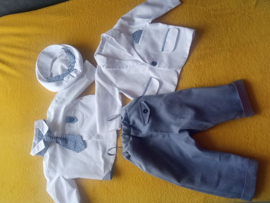 Sprzedam komplecie do chrztu.