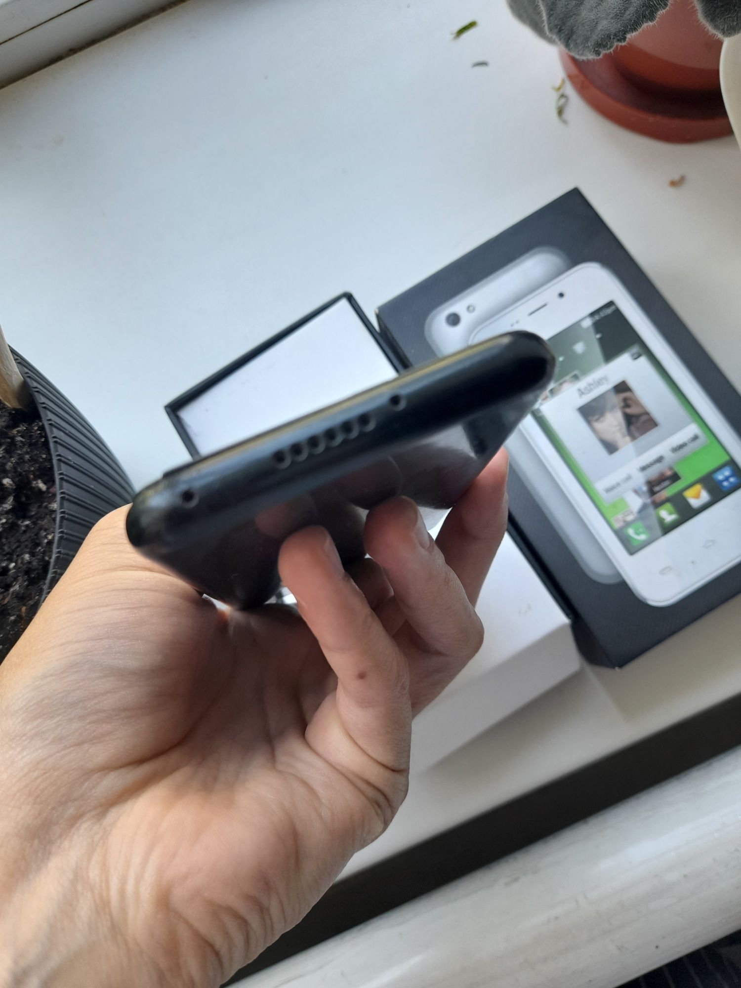 Смартфон Bravis light