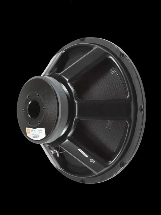 JBL EON718S Активний концертний сабвуфер