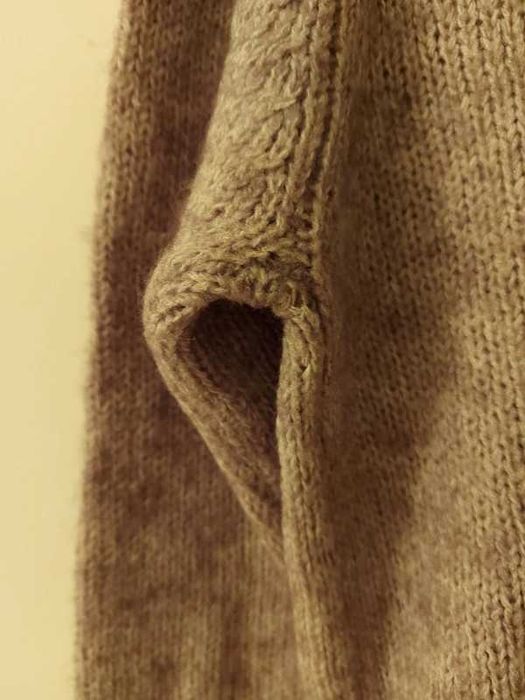 Długi kardigan Red Label — miękki ciepły z kieszeniami retro cozy look