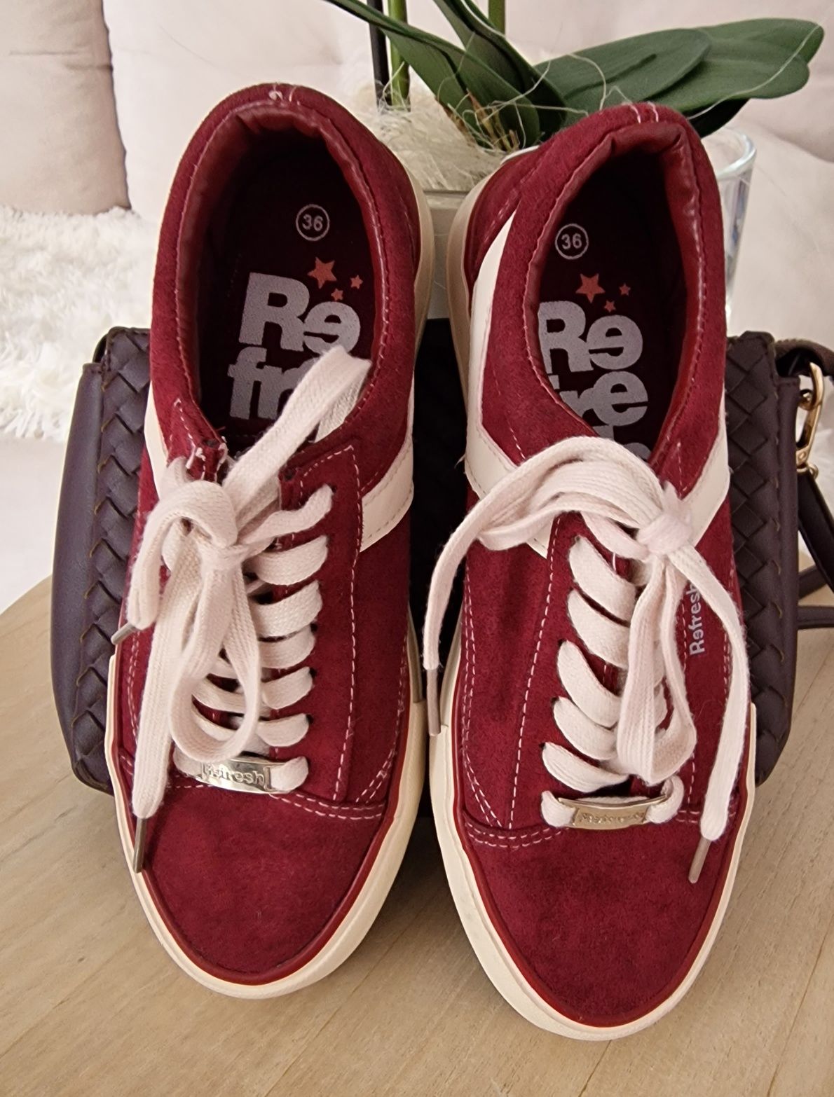 Sneakersy, bordowe,zamszowe" Refresh".
