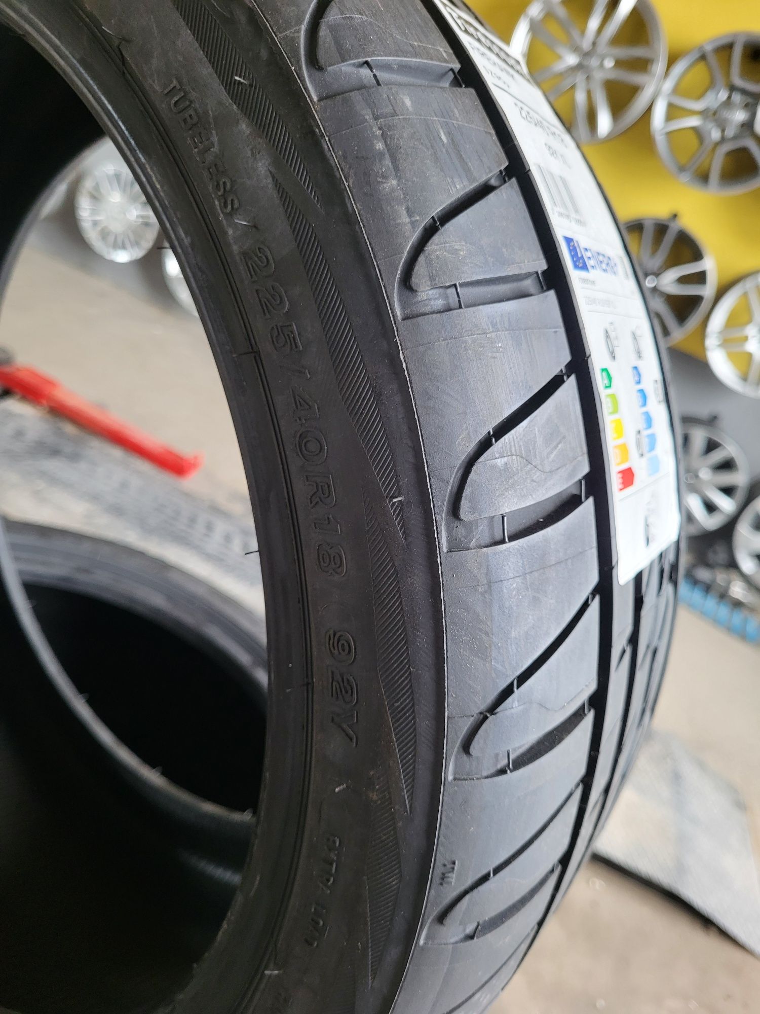 Opony Letnie 225/40R18 92Y XL  Firestone Firehawk SZ90u