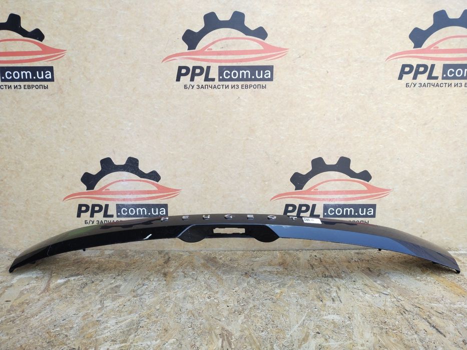Peugeot 208 19- Накладка спойлер крышки багажника молдинг 9826944480