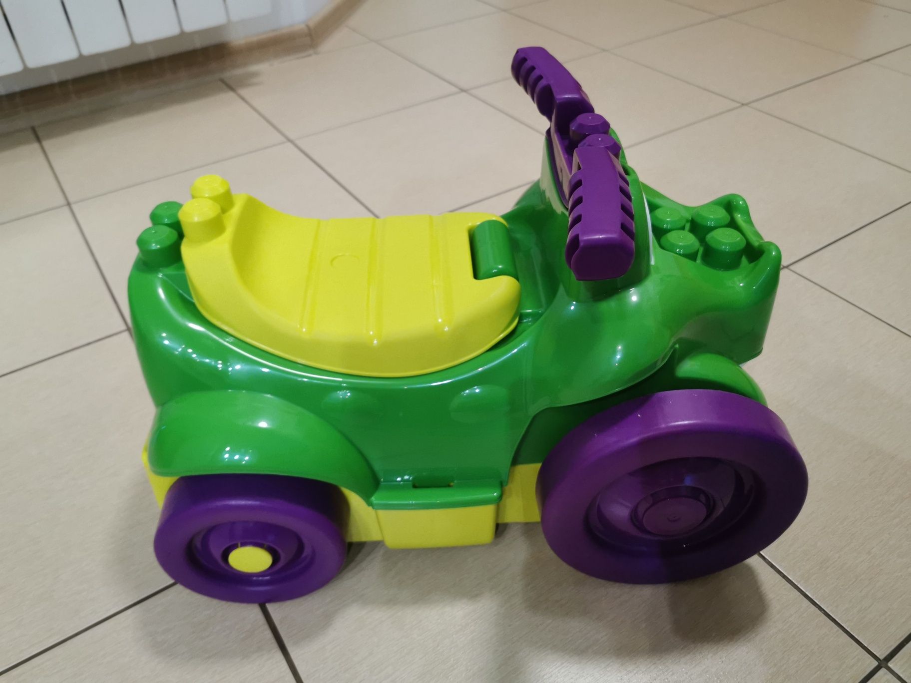 Jeździk/zjadacz klocków fisher price