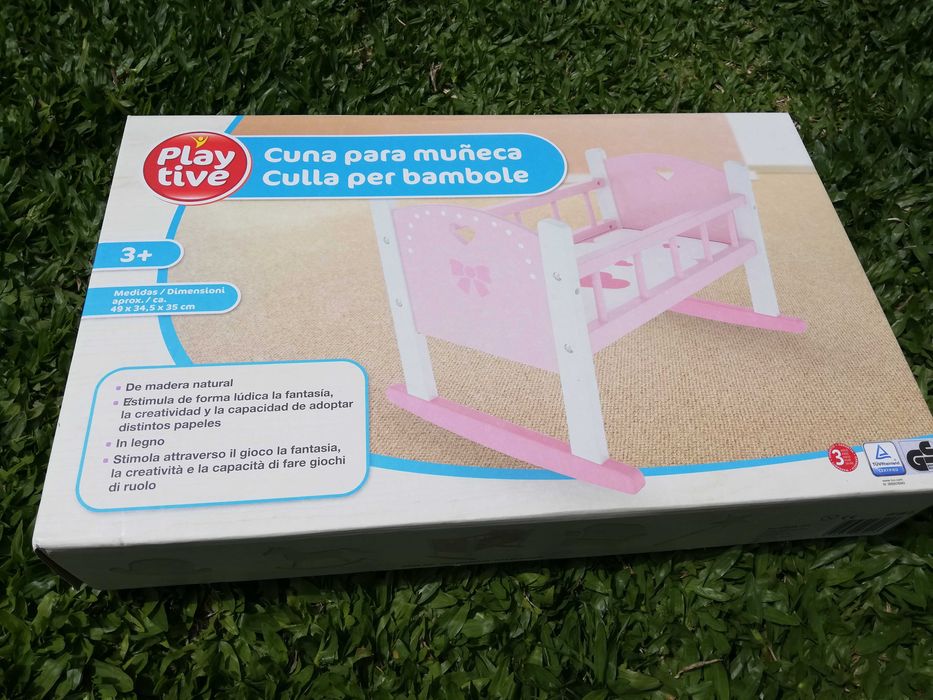 Cama de bonecas como nova