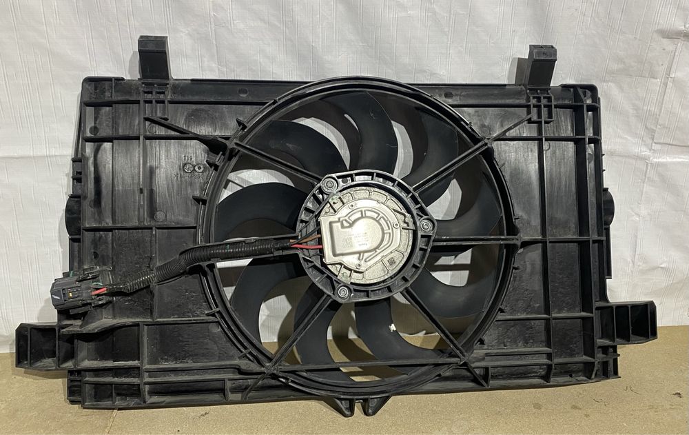 Tesla Model Y 3 дифузор радіатора з вентилятора