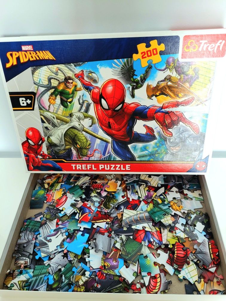 2x Puzzle Trefl Auta Spiderman +gratis karty Zwierzogród, 2zabawki