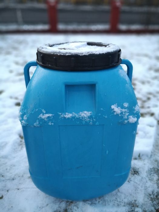 Beczki plastikowe 60 po spożywce do kiszenia kapusty, ogórków, na wodę