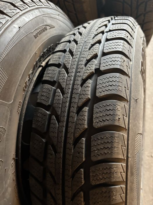 Opony zimowe wraz z felgami 155/80 R13 x 4szt