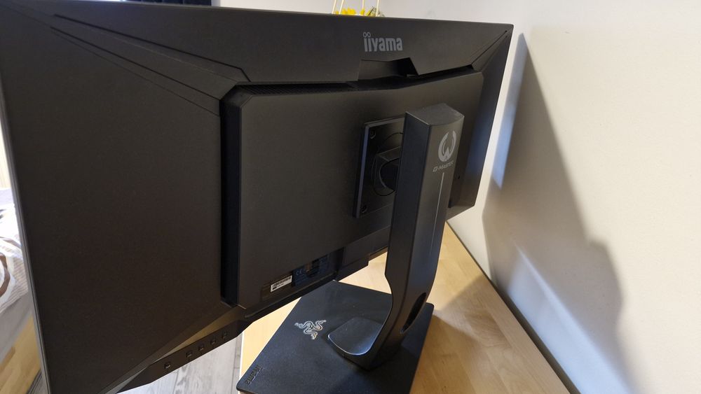 Monitor iiyama G-Master, po włączeniu blady ekran