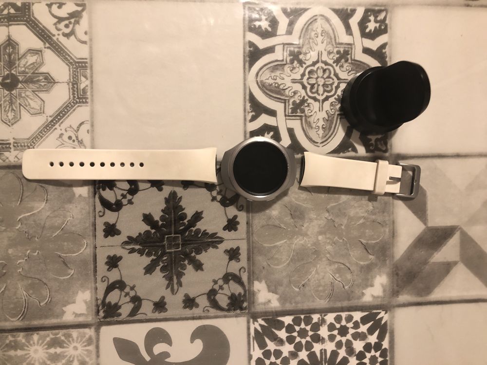 gear s2 cor branco com carregador pouco usado