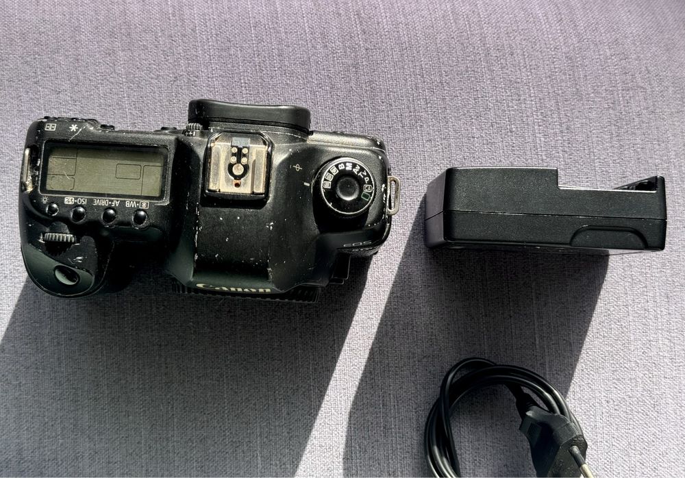 Canon 5D MK II + Bateria e Cartoes