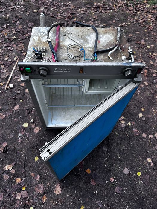 Lodówka do kampera/łodzi - gaz, 12V, 220V