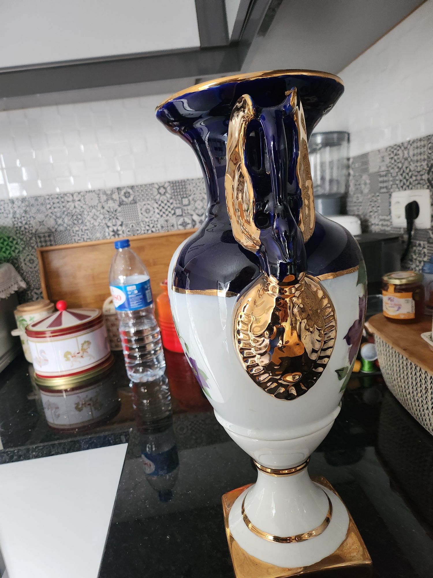 Pote porcelana pintado mão