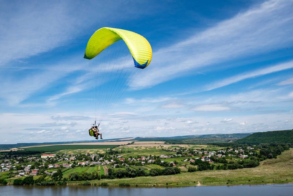 Політ на параплані-тандемі з інструктором біля Івано-Франківська