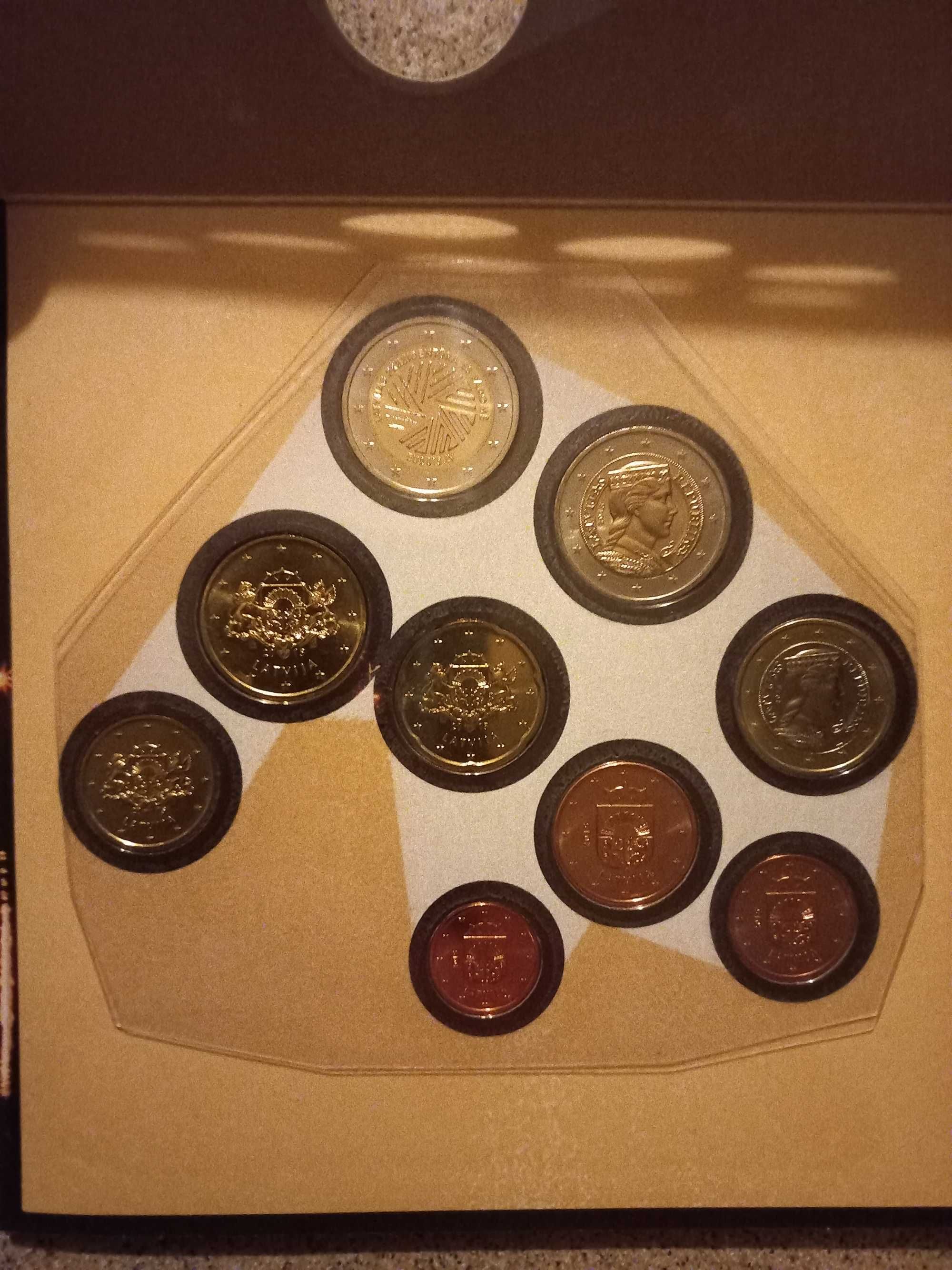 Moedas coleção Polónia, Coreia 2013, Letónia 2015
