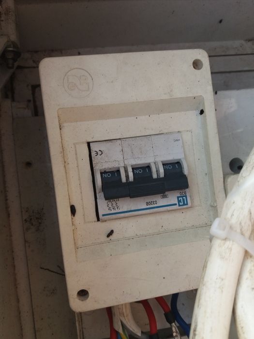 Rozdzielnia budowlana używana plus długi przewód Gratis