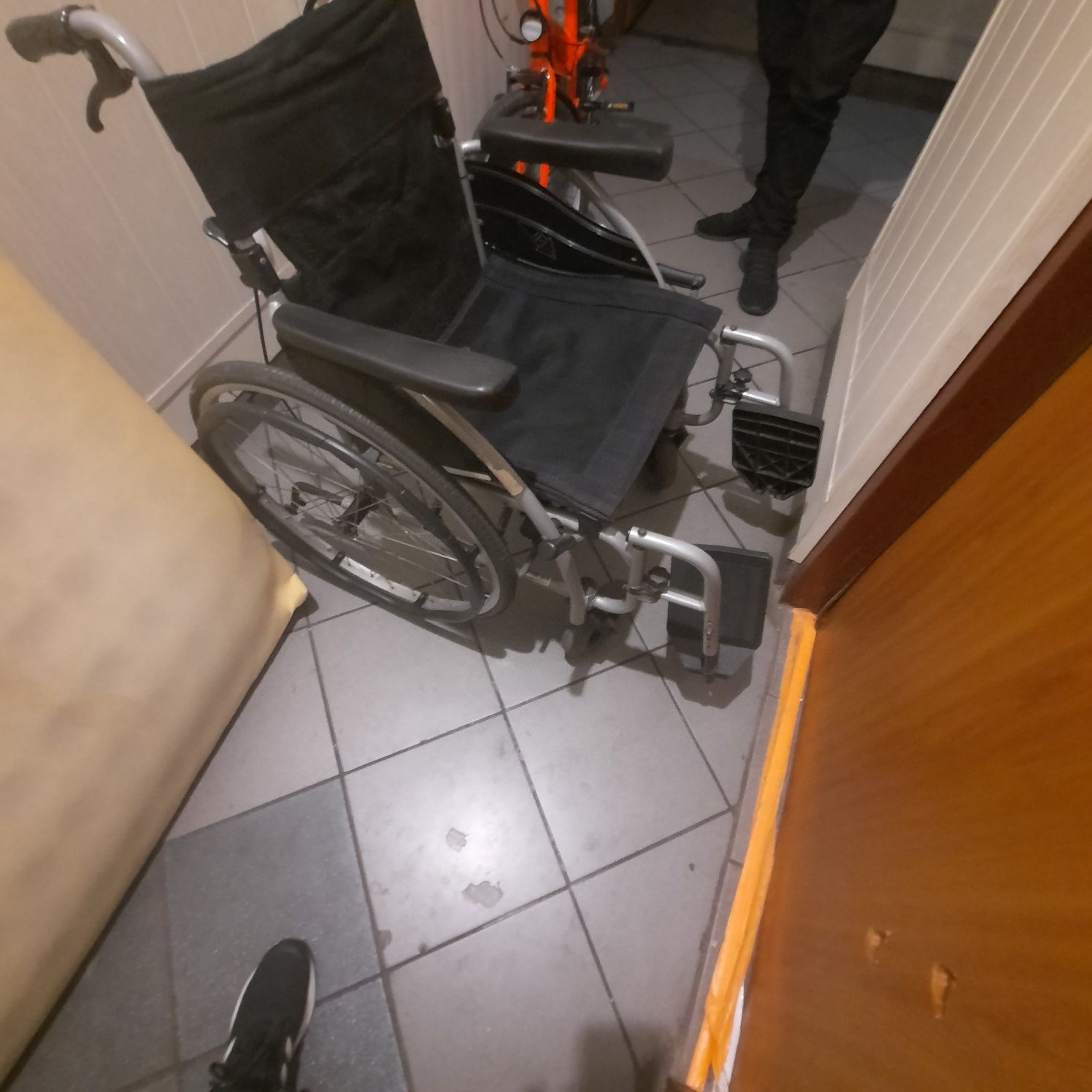 Sprzedam wózek inwalidzki