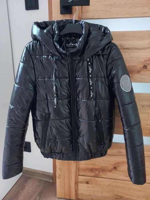 Kurtka damska zimowa M 38 czarna błyszcząca polska produkcja kaptur
