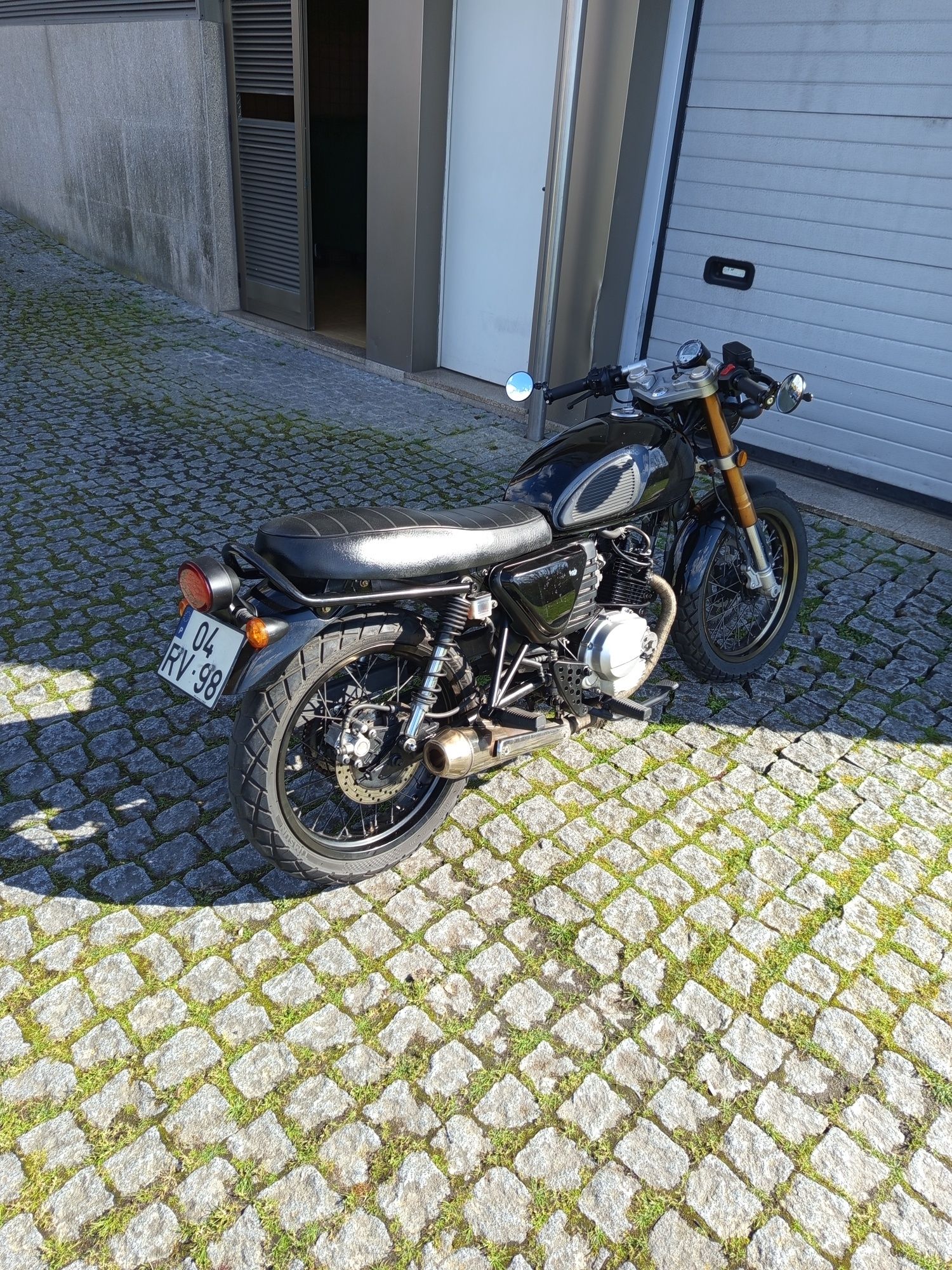 Hanway Raw 125 café racer.
