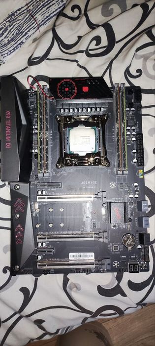 Комплект материнская плата JGINYUE X99 Titanium D3 +Xeon 2666 +32gb