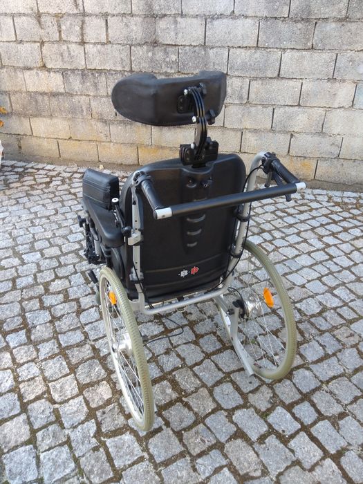 Cadeira de rodas passiva B+B Protego modelo 1532