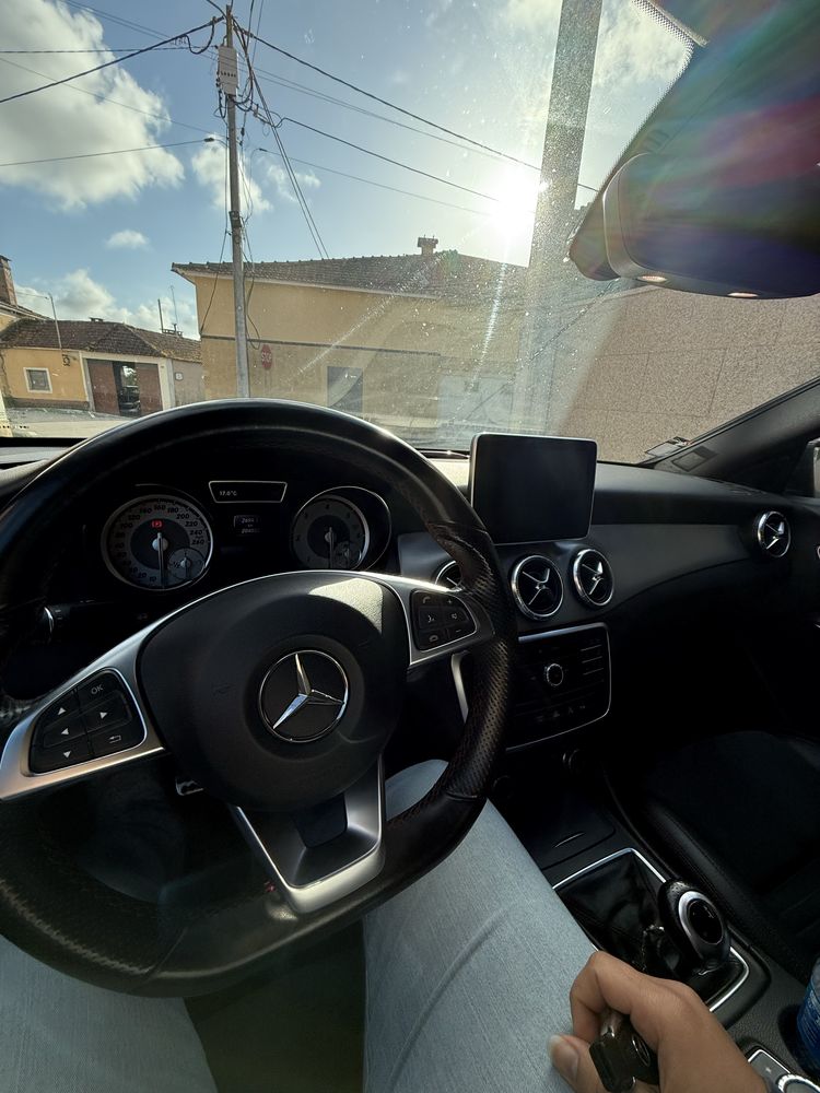 Vendo Mercedes CLA 180 Amg Pack Night