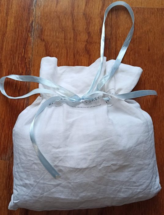 Porta bebés em tecido bordado inglês usado 1 x