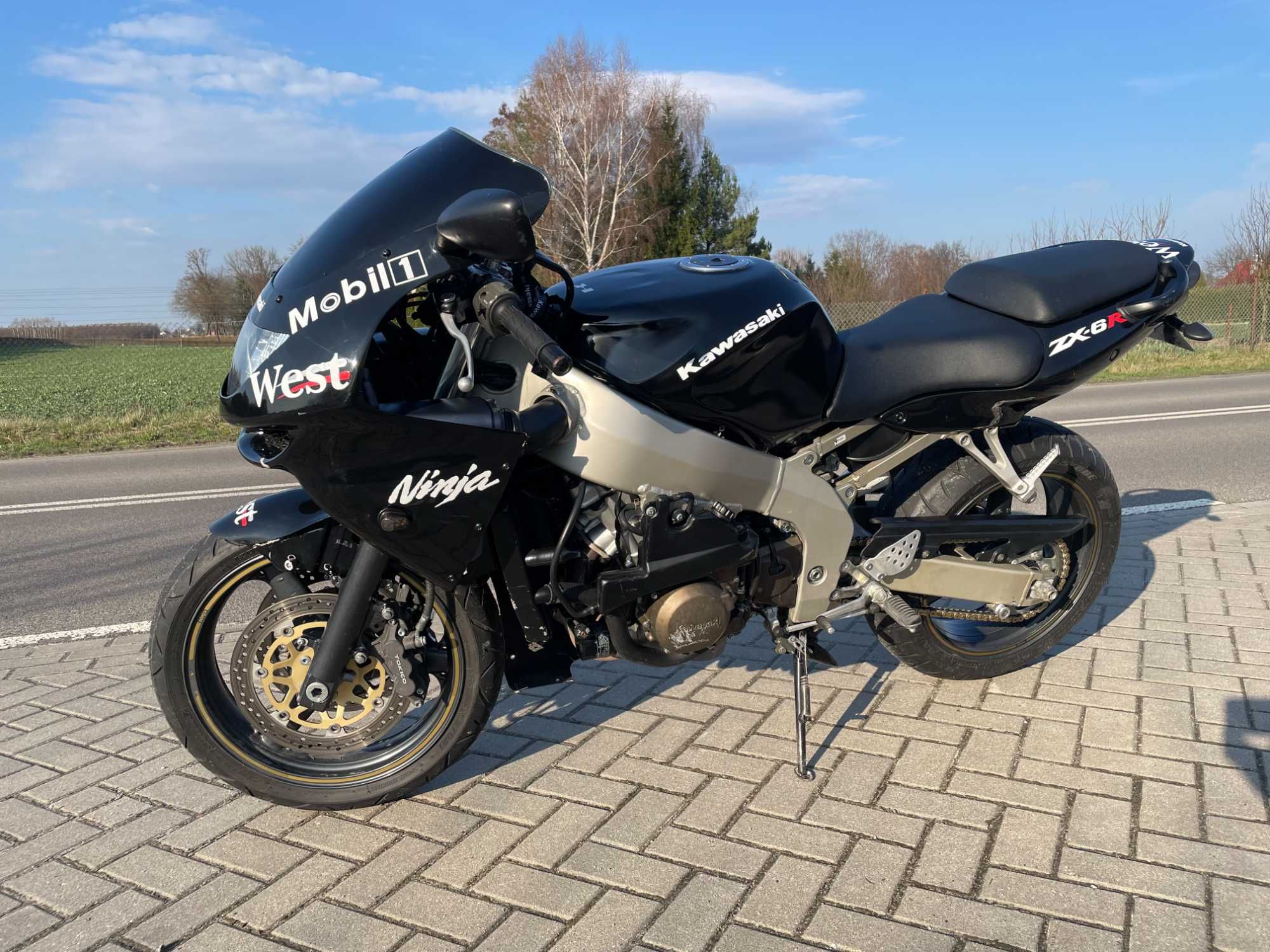 Kawasaki ZX 6R Ninja ( cbr gsx-r vfr r6 zzr zxr )