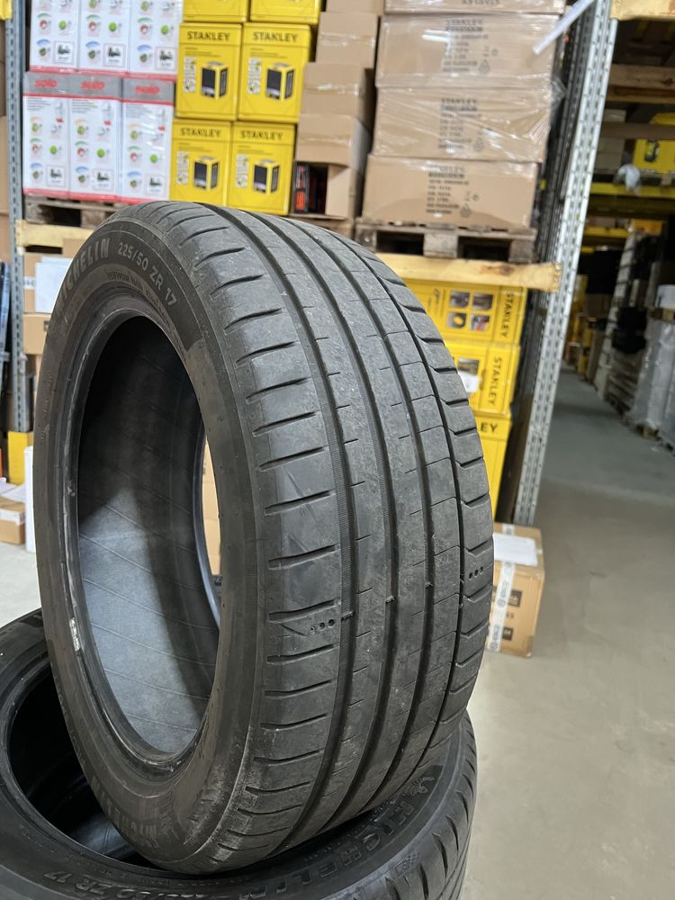 Michelin Pilot Sport 5 225/50 R17
