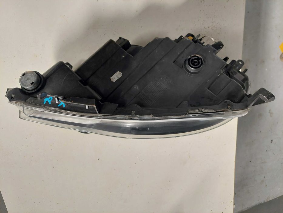 farol direito Opel corsa D