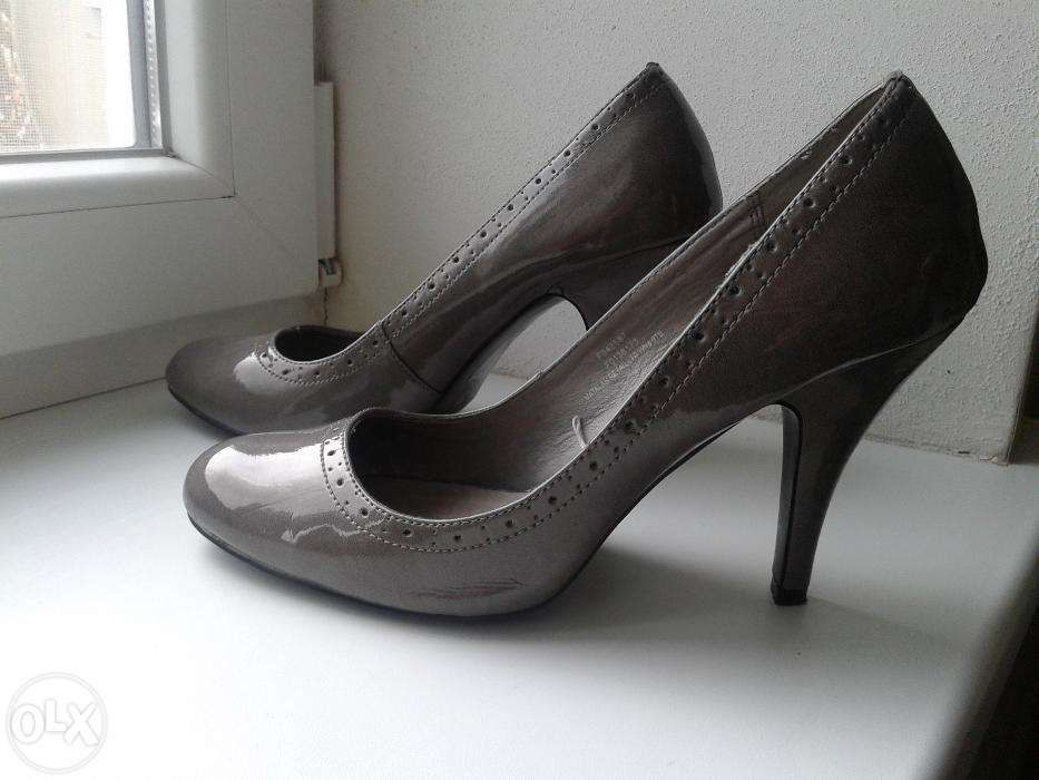 Шикарные серые туфли