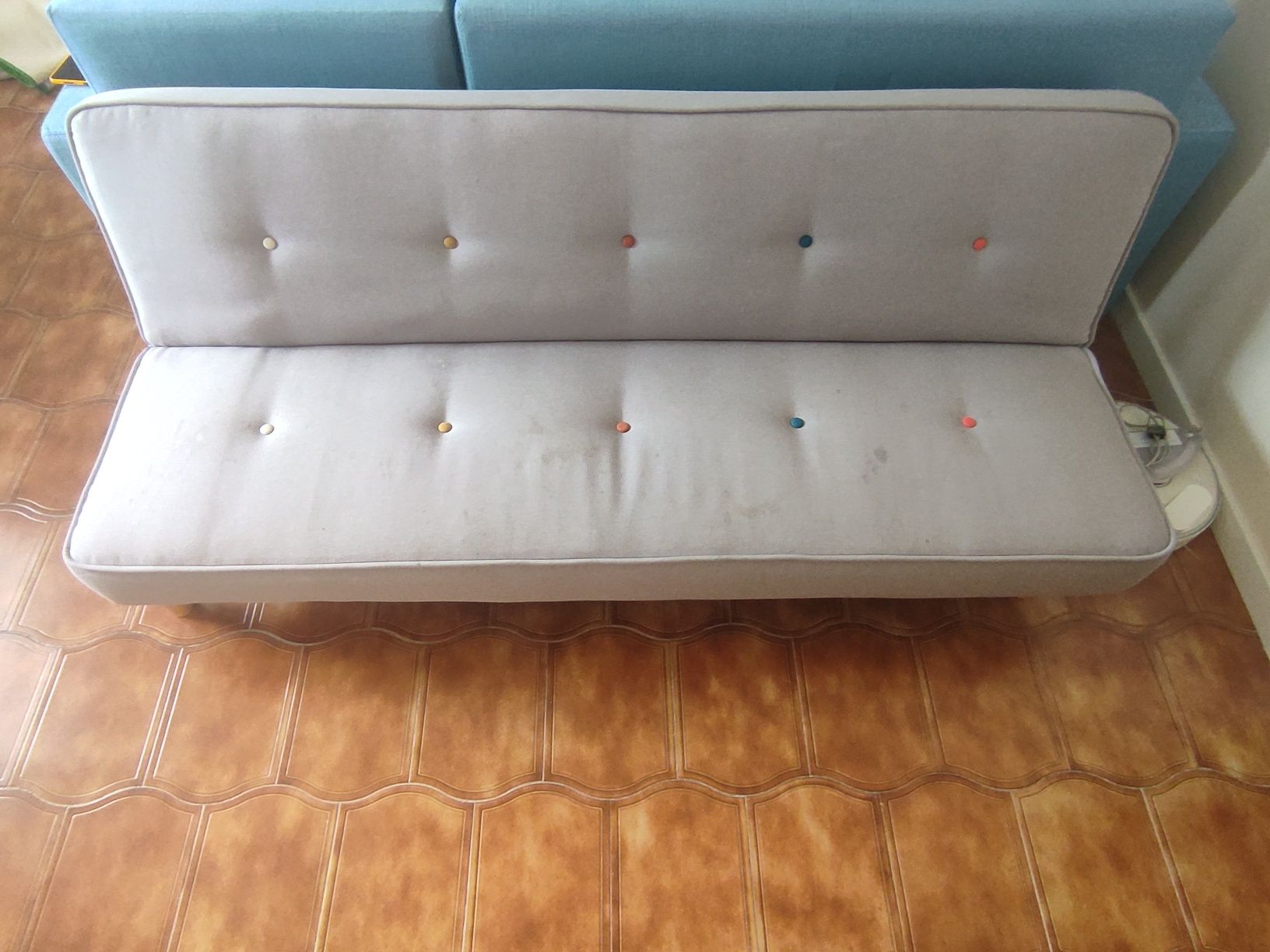 Sofa pequena para quarta ou sala