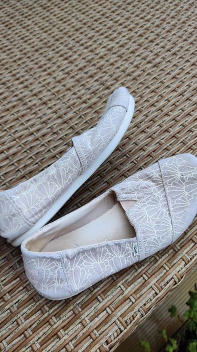Różowe espadryle tenisówki Toms 38 pudrowy róż błyszczące