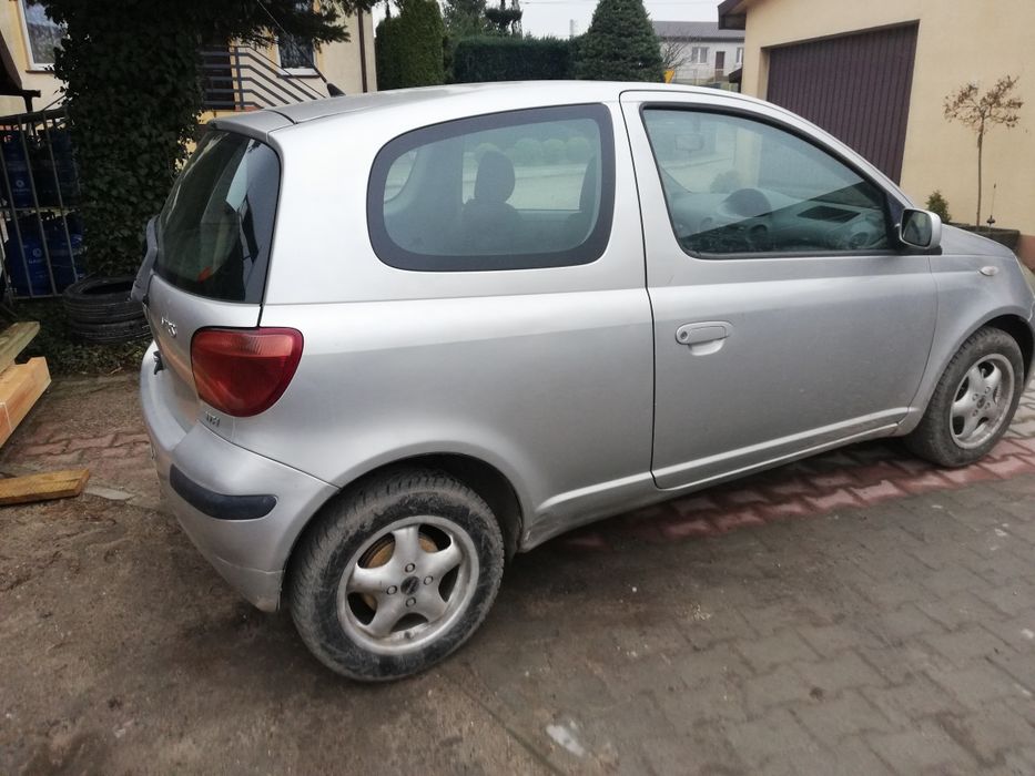 Toyota Yaris 1,0 benzyna 2002 rok