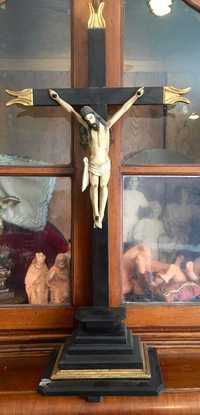 Cristo antigo em madeira arte popular