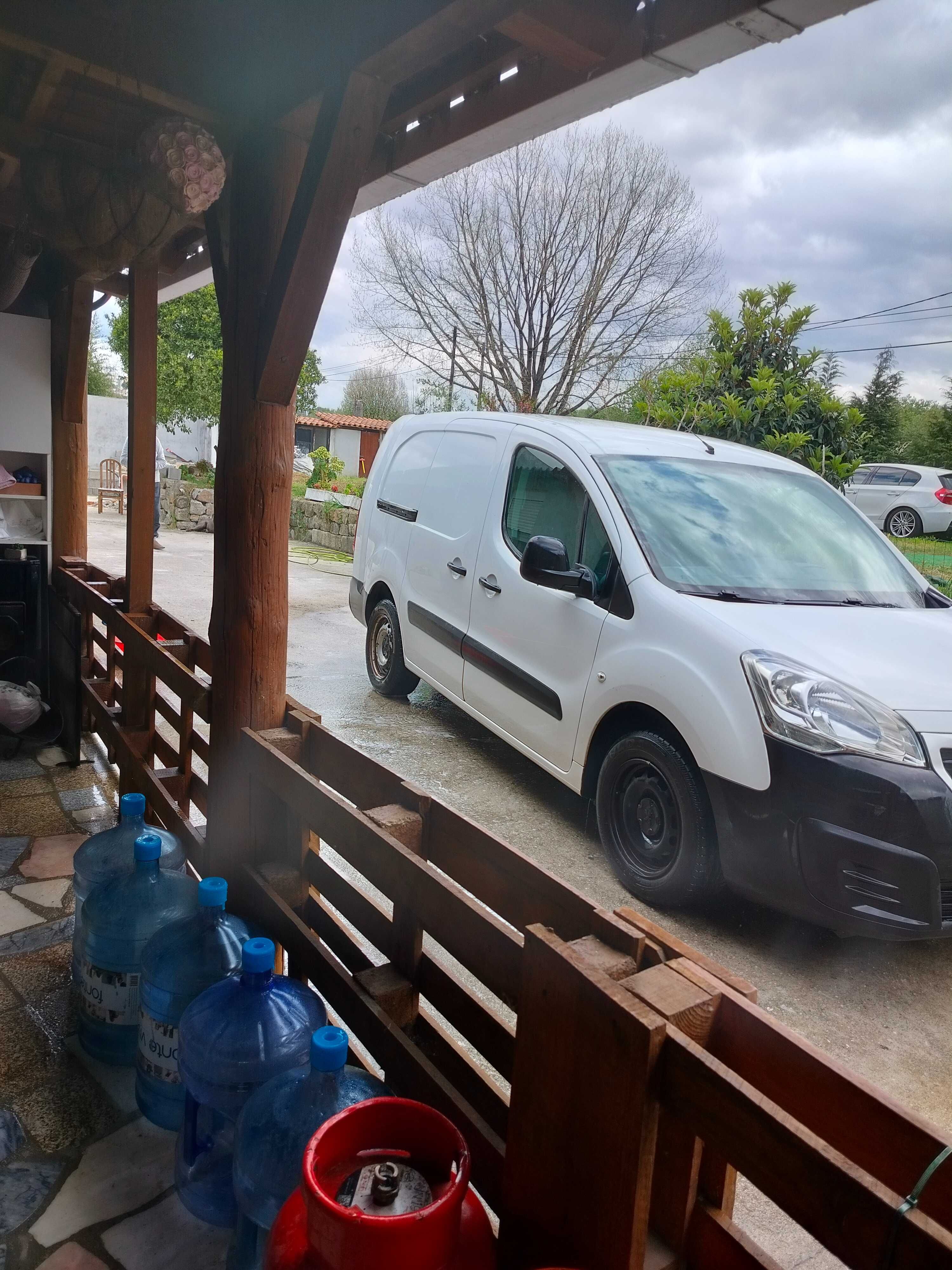 Carrinha Peugeot partner longa
