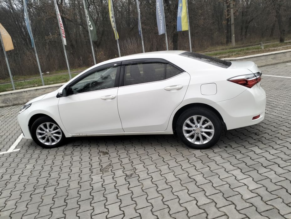 Тойота Корола 2017року