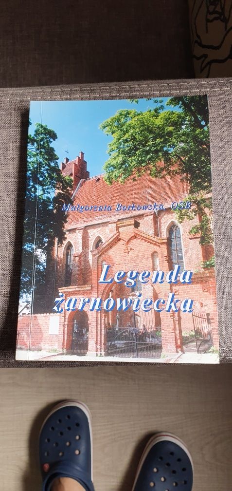 Książka o klasztorze w Żarnowcu