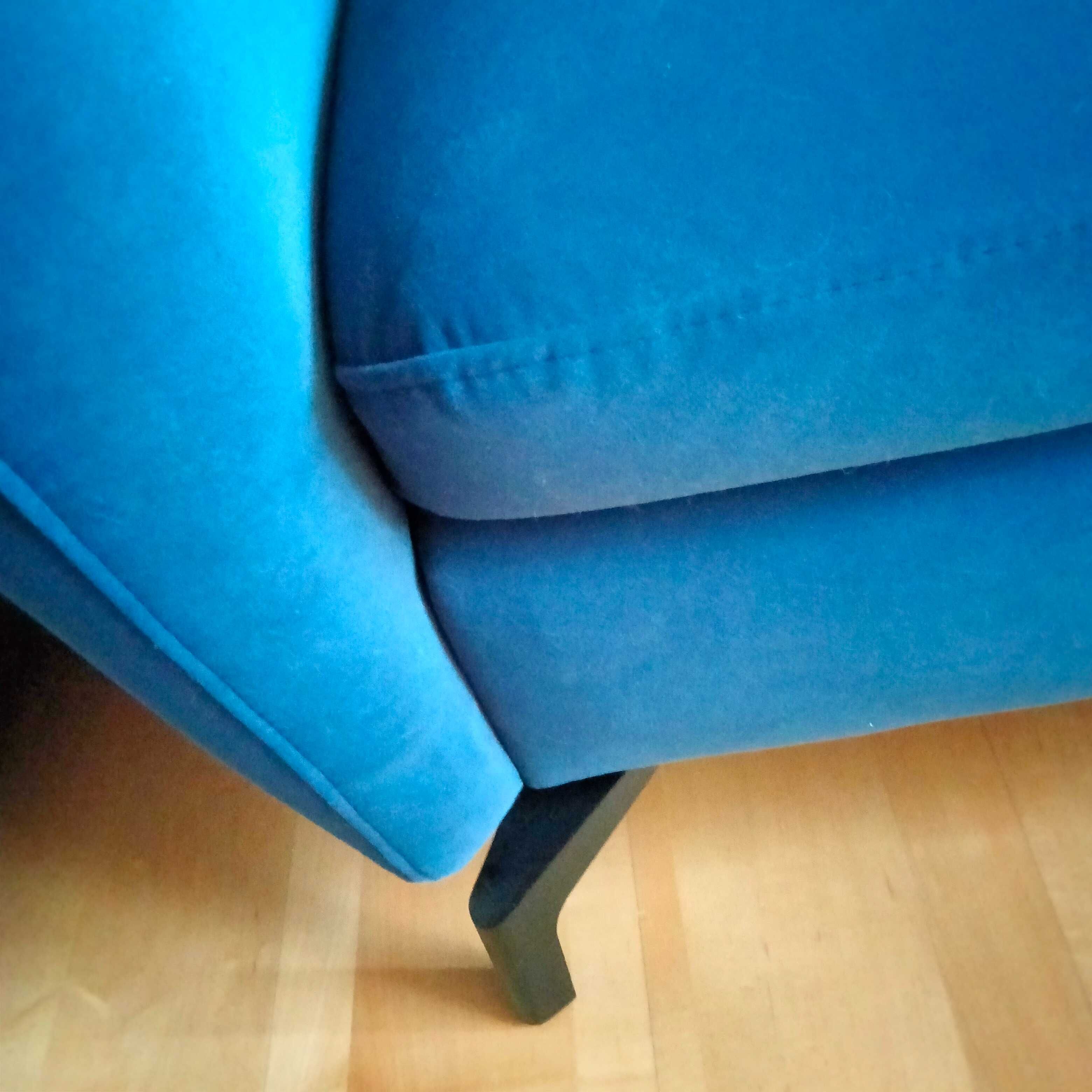 Rozkładana sofa -morski kolor weluru. Schowek na pościel. Jak nowa.