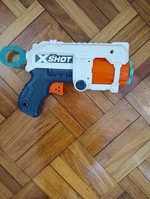 Pistola Nerf Xshot pequena