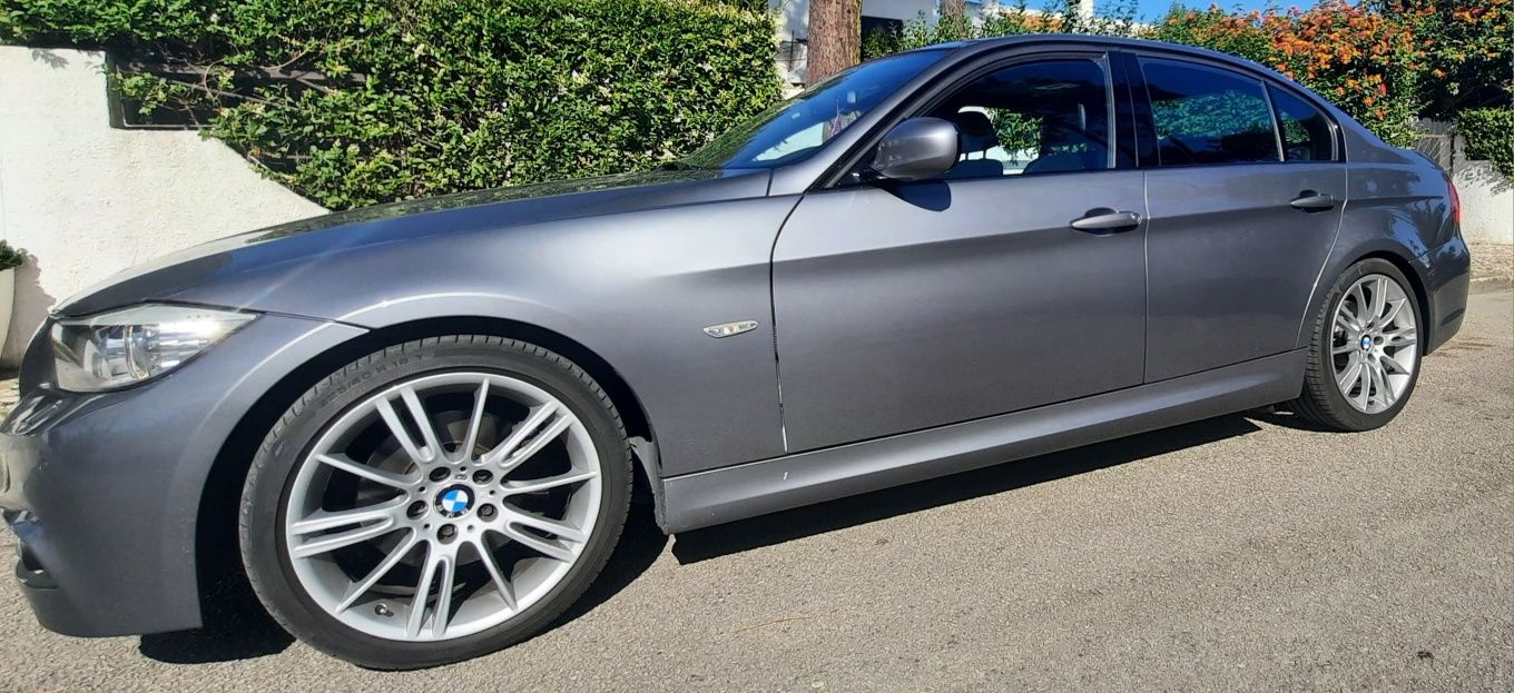 BMW 320d - AUTO - M-PACK