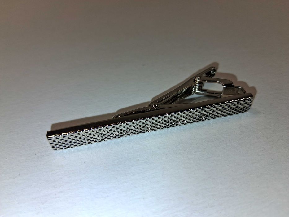 N000 Elegancka Srebrna Spinka Klips Do Krawata Nowa