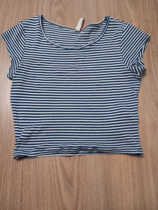 Фудболки і топіки.