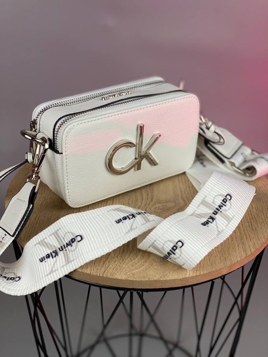 Сумка Calvin Klein для девушек  Белая сумочка от Келвин Кляйн