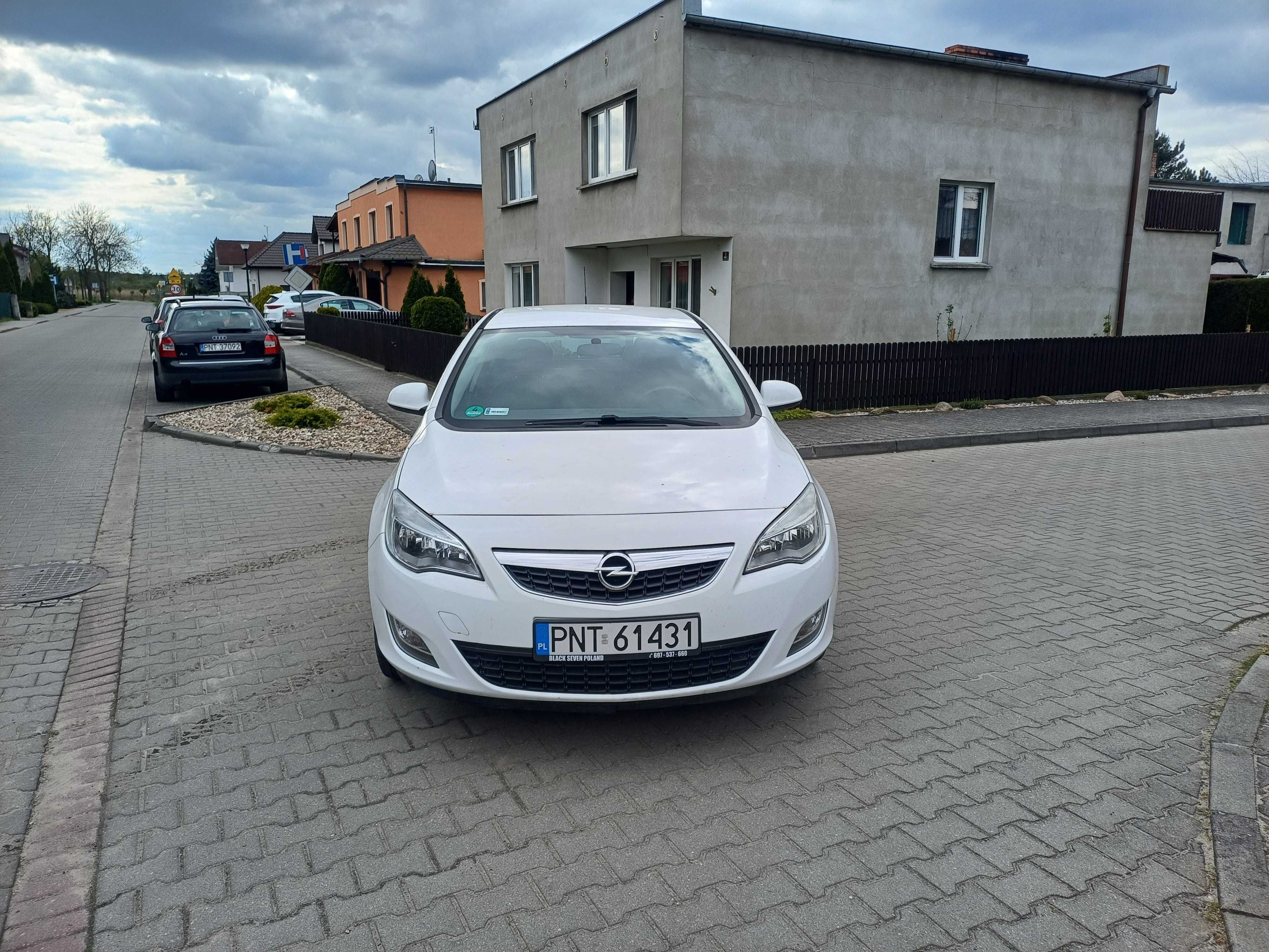 Opel Astra J Zadbana