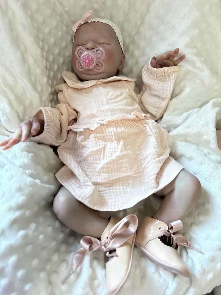 Bebé reborn kit Laura com surpresas