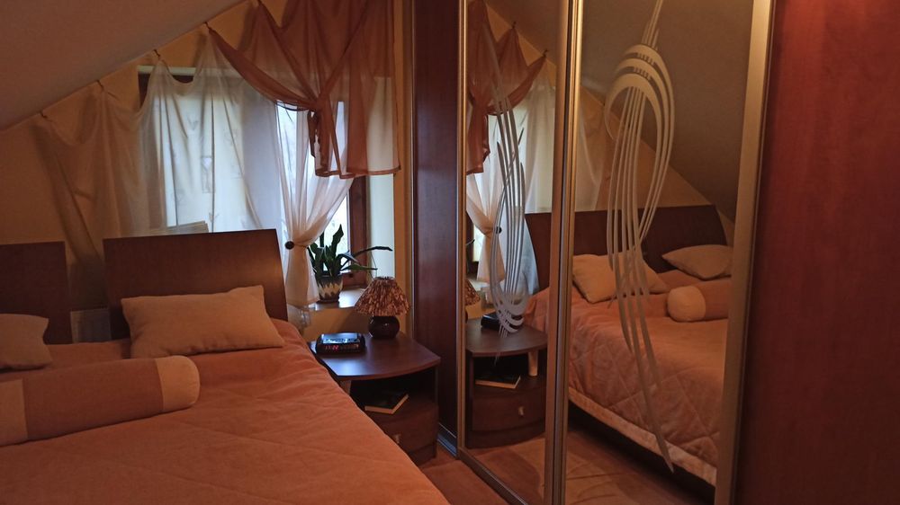 Продаж 6-ти кімнатної квартири у місті Ужгород.