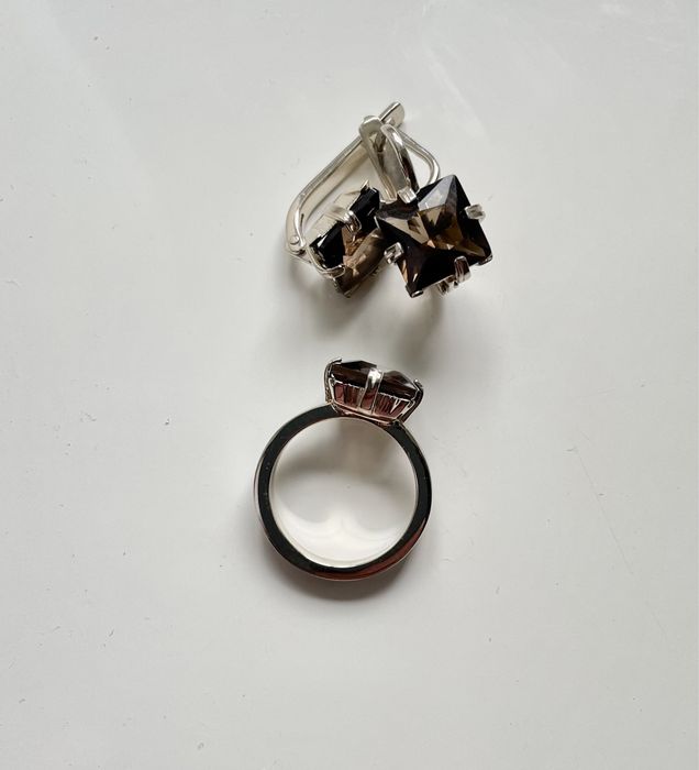 Набор серьги и кольцо белое золото и топаз