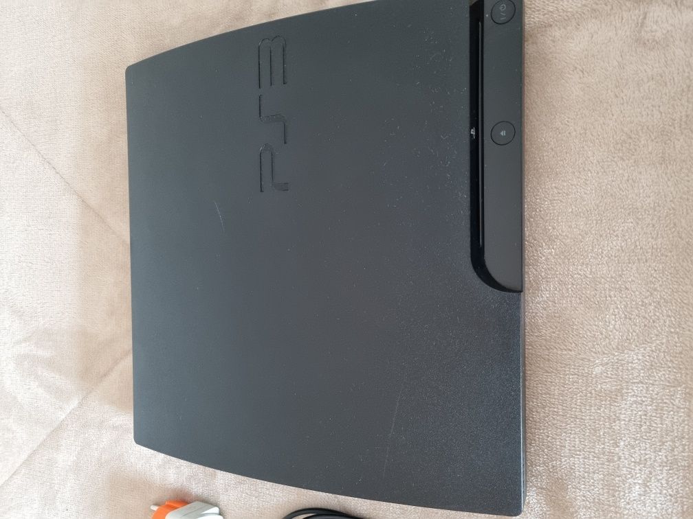 Ps3 como nova (149gb) + 18 jogos